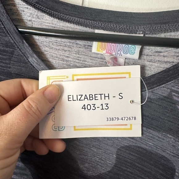 NWT LulaRoe Elizabeth Gray Camouflage Women’s Tunic Top Size Small - Picture 8 of 11